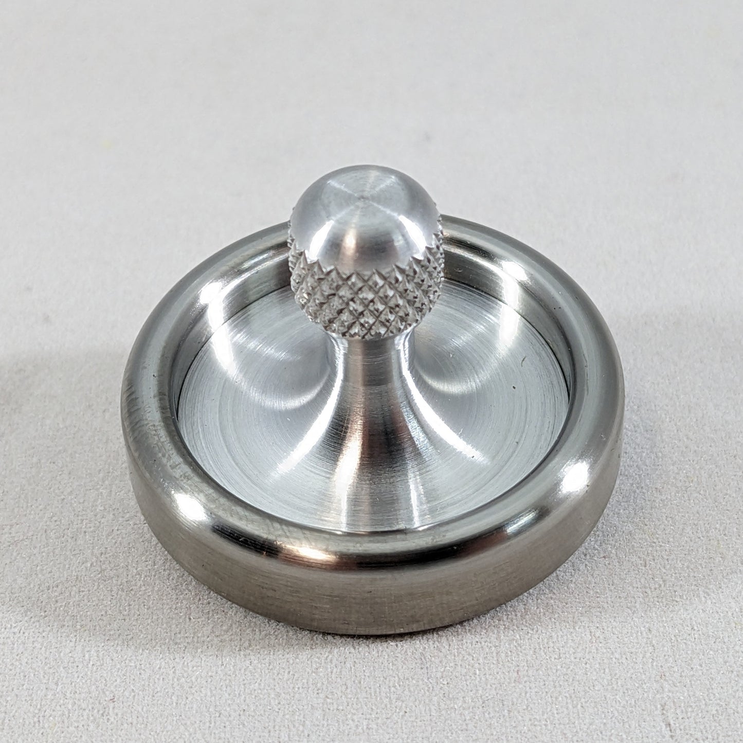 Dynamo - Tungsten & Aluminum Spinning Top w/ Knurled Grip and TC Bearing