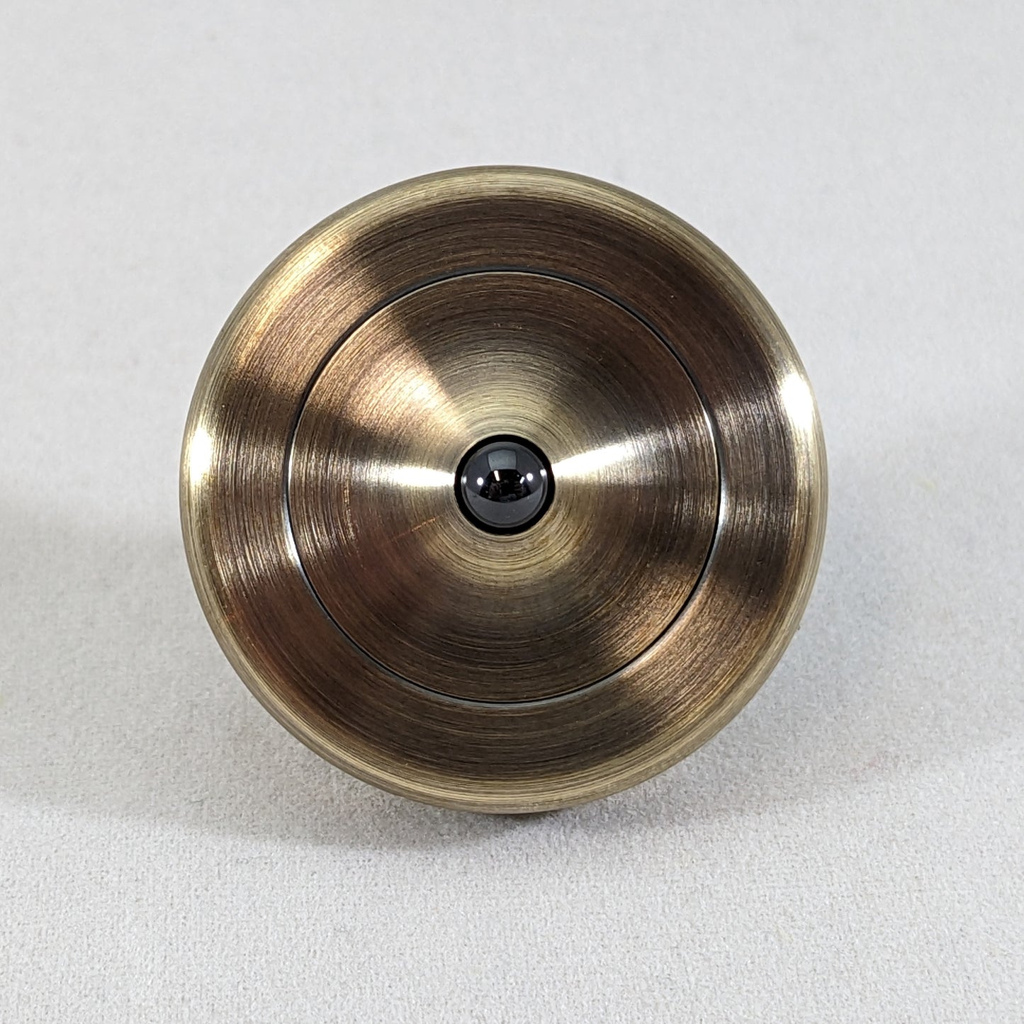 Dynamo - Antique Brass Ring w/ Knurled Grip Spindle