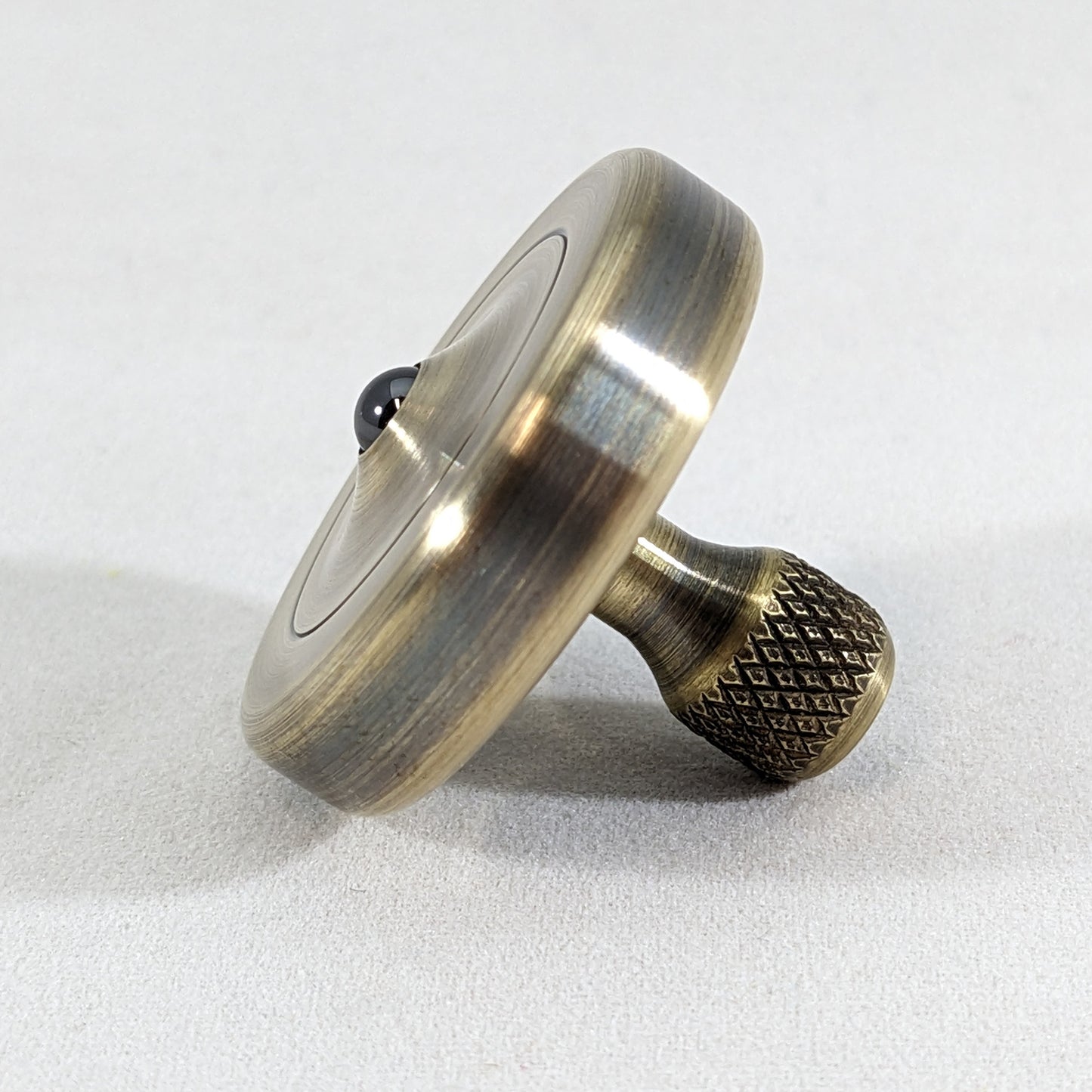 Dynamo - Antique Brass Ring w/ Knurled Grip Spindle