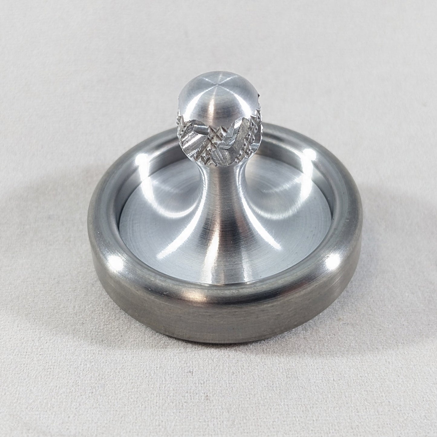 Dynamo - Tungsten & Aluminum Spin Top w/ Super Grip Spindle & Ceramic Bearing