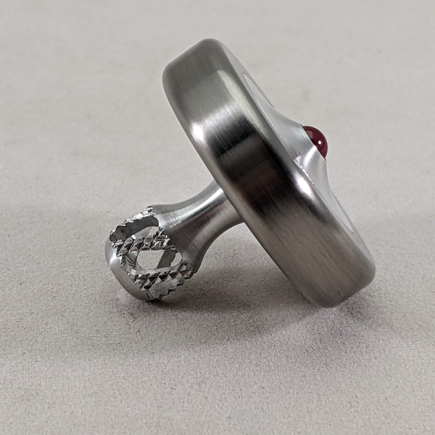 Dynamo - Tungsten and Aluminum Spin Top w/ Super Grip Spindle & Ruby Bearing