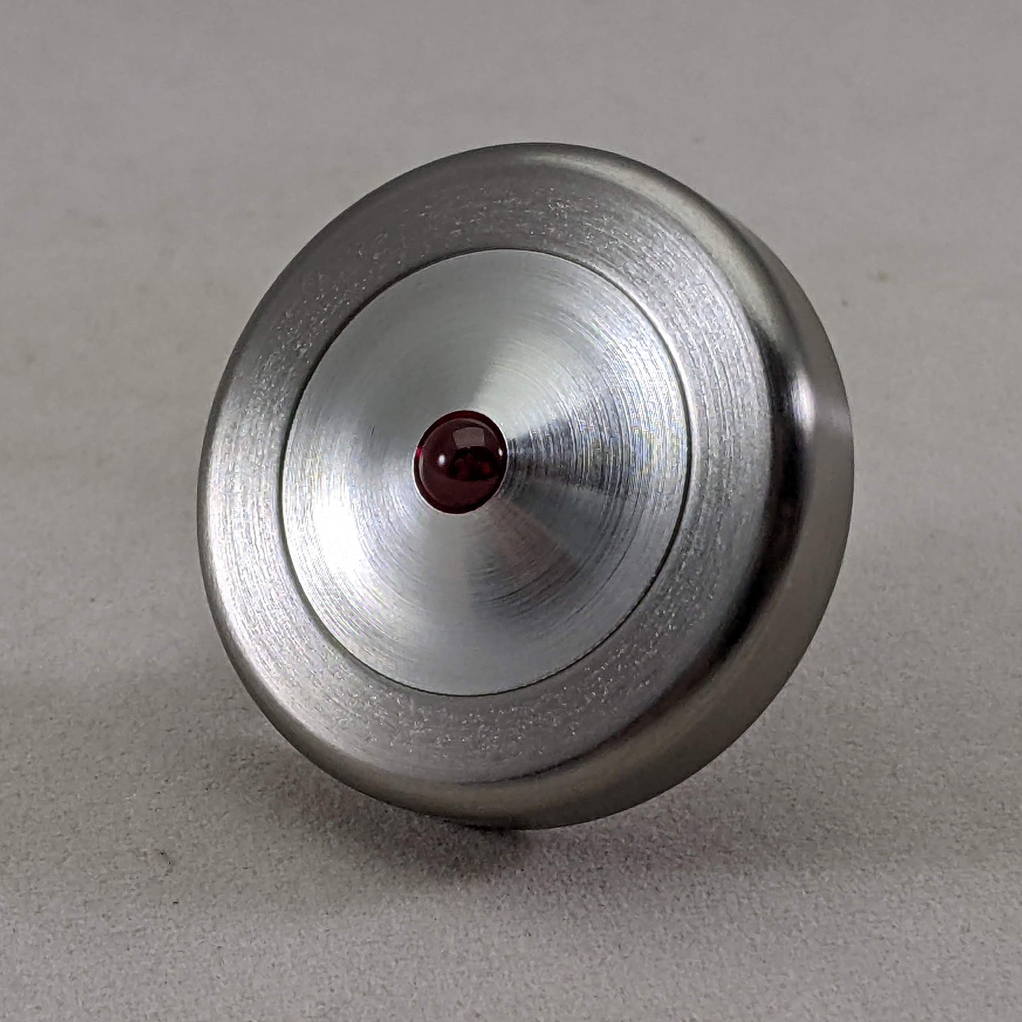 Dynamo - Tungsten and Aluminum Spin Top w/ Super Grip Spindle & Ruby Bearing